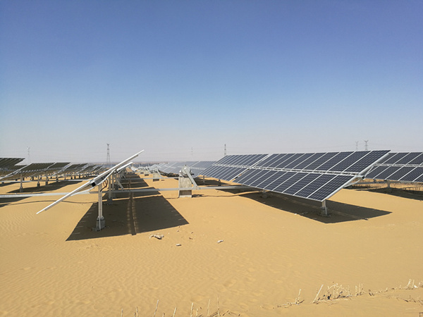 項目地點：內(nèi)蒙古達拉特旗200萬千瓦光伏發(fā)電應用領跑基地項目